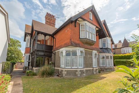 3 bedroom flat for sale - Thanet Road, Westgate-On-Sea
