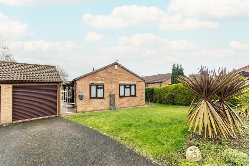 Birkdale Drive, Walton, Chesterfield 2 bed detached bungalow £285,000