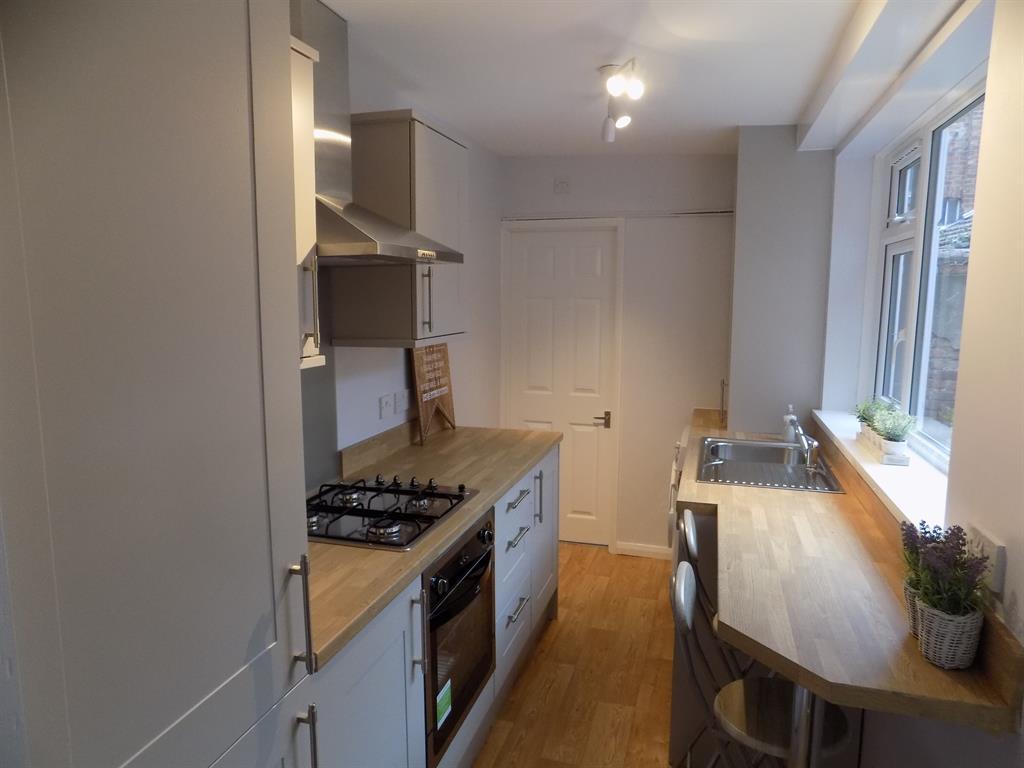 Portman Street, Middlesbrough, TS1 4DH 3 bed private hall to rent £