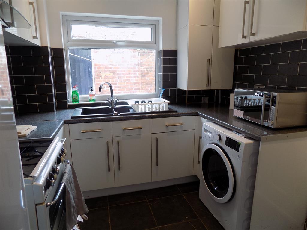 Portman Street, Middlesbrough, TS1 4NB 2 bed private hall - £455 pcm (£ ...