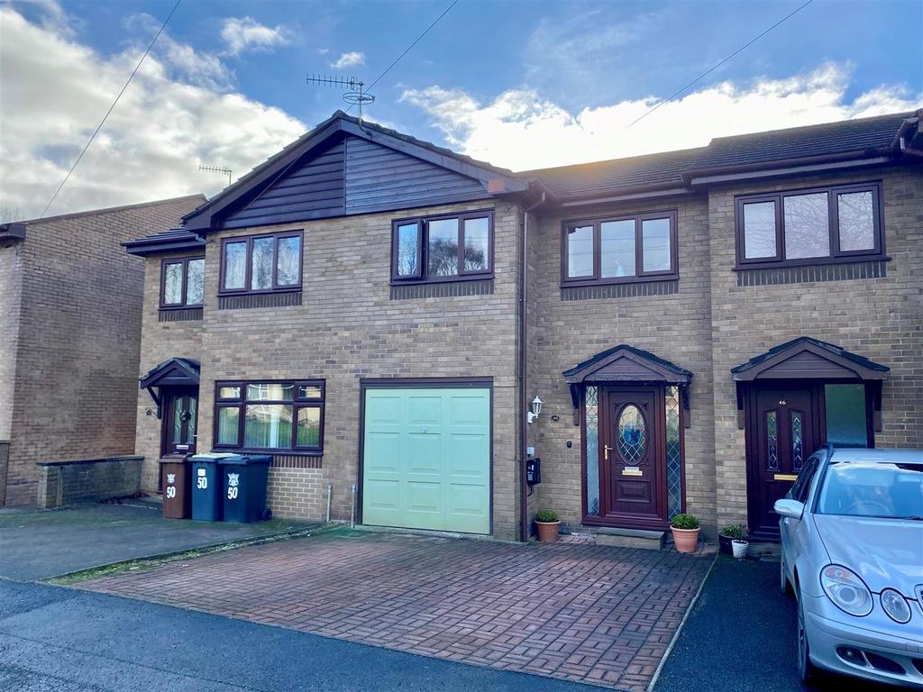 St. Road, New Mills, High Peak 3 bed townhouse £310,000