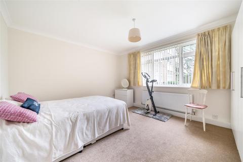 2, Eversleigh Buckingham Close, Guildford, GU1 1TR