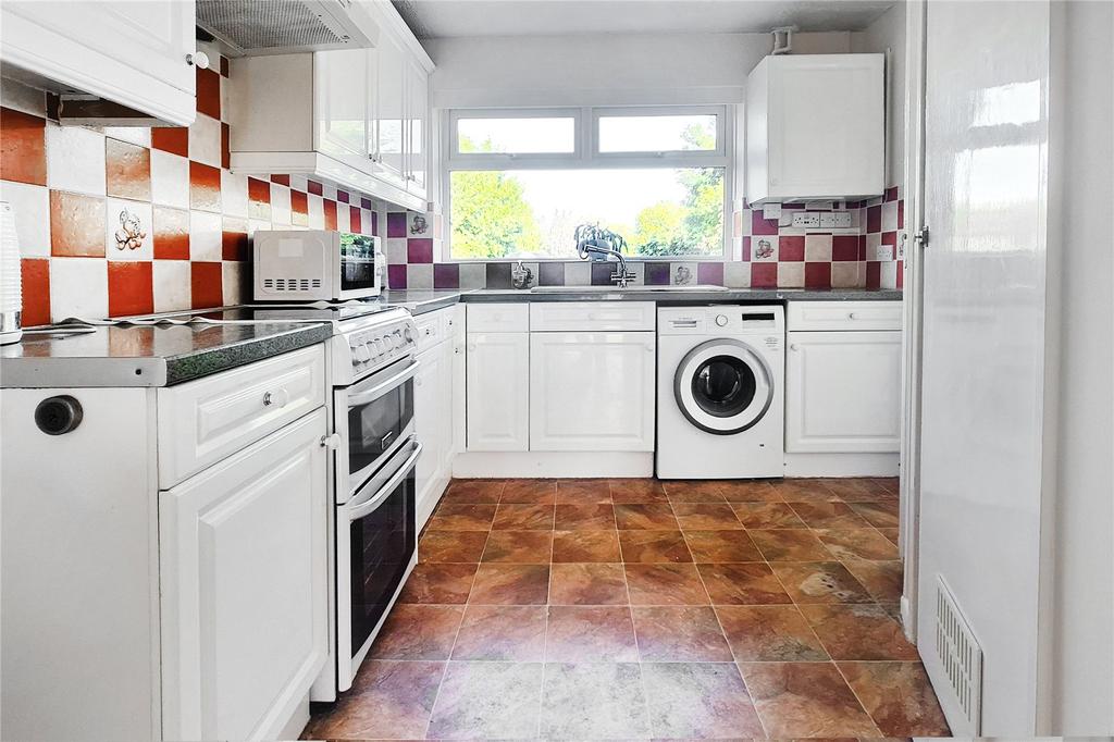 Cove Road, Rustington, Littlehampton, West Sussex 3 bed detached house