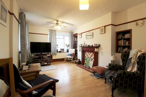 12 Radcliffe Gardens, Carshalton, SM5 4PF