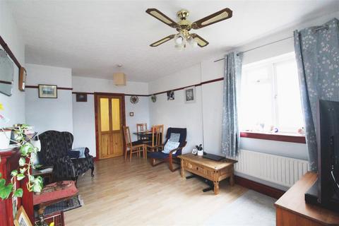 12 Radcliffe Gardens, Carshalton, SM5 4PF