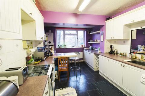 12 Radcliffe Gardens, Carshalton, SM5 4PF