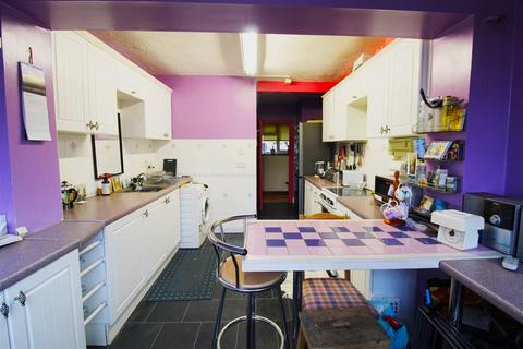 12 Radcliffe Gardens, Carshalton, SM5 4PF