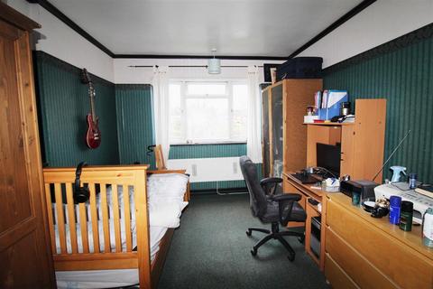 12 Radcliffe Gardens, Carshalton, SM5 4PF