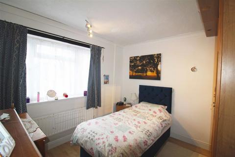 12 Radcliffe Gardens, Carshalton, SM5 4PF