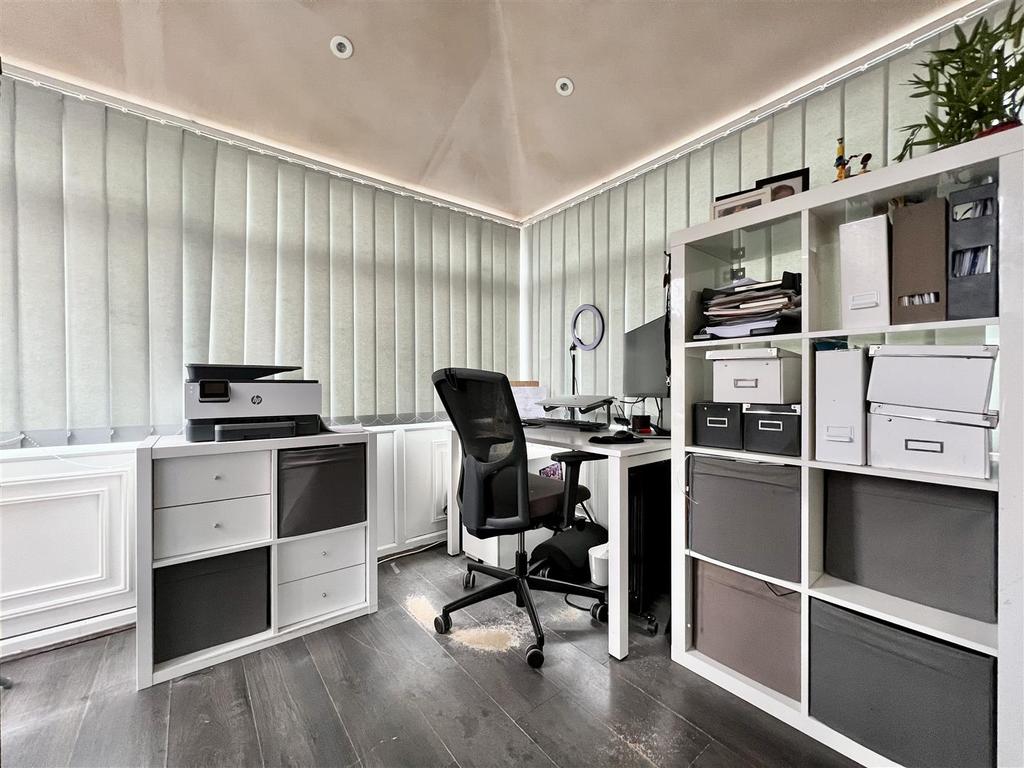 CCFB1237-0127-43 DE-BAD4-E0338462 EE39.jpeg