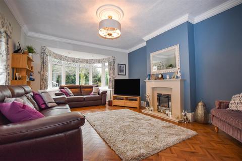 3 bedroom detached bungalow for sale - Newland Park, Hull
