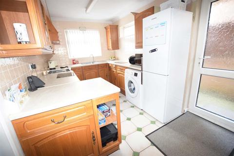 25 Woodview Rise, Rochester, ME2 3RP