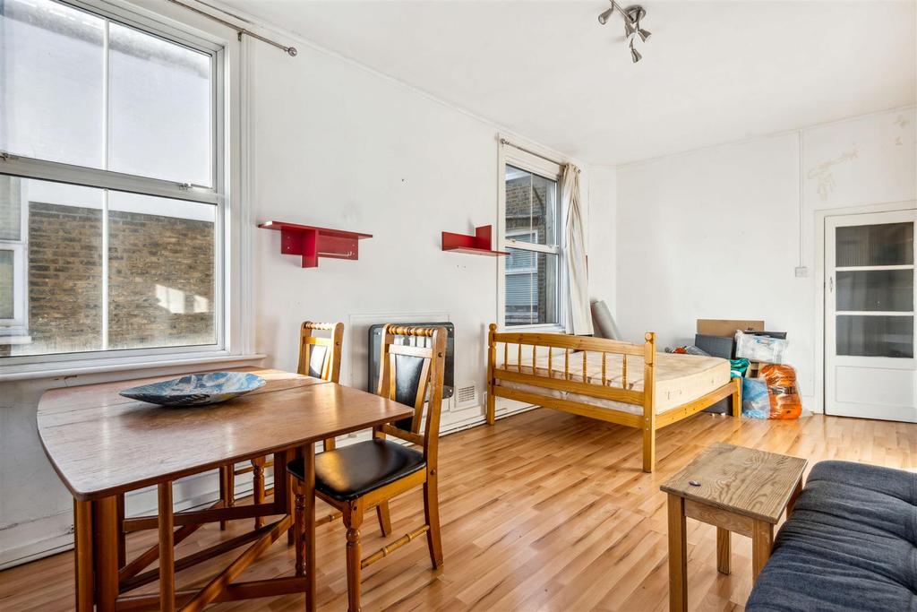 Balham Hill, SW12 Studio £1,105 pcm (£255 pw)