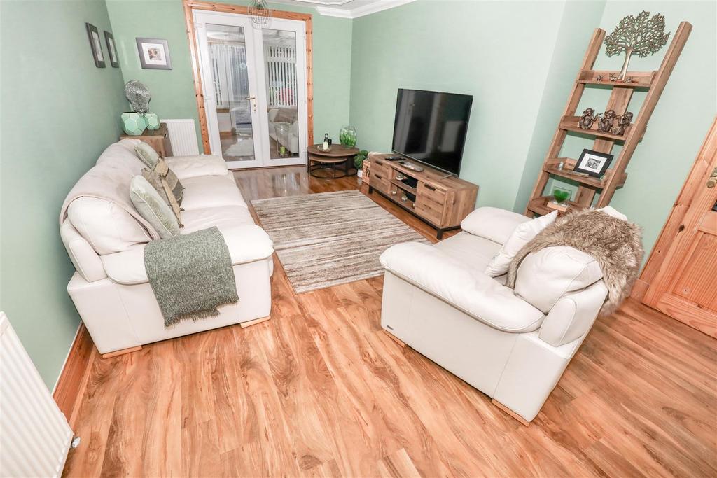 Scott Road, Glenrothes 3 bed terraced house £119,995