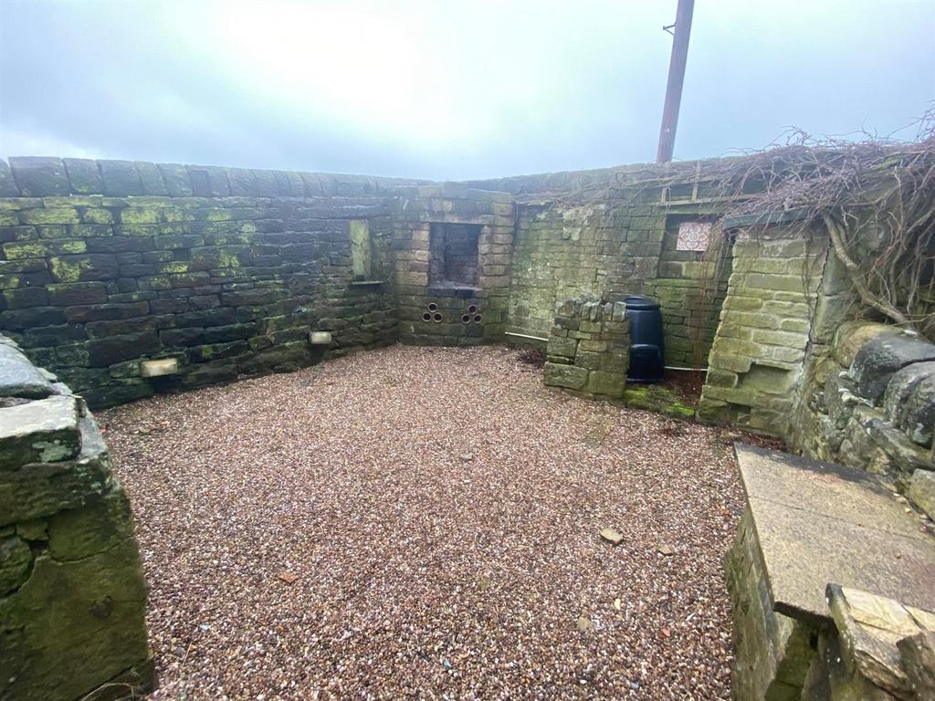 GARDEN 2.jpg
