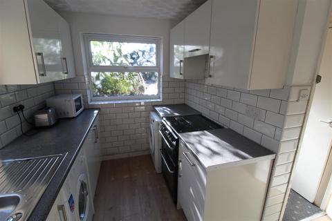 4 bedroom terraced house to rent, Strathmore Avenue, Coventry