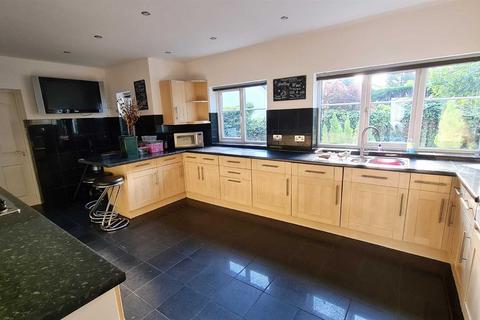 6 bedroom detached house to rent - Castlegate, PRESTBURY