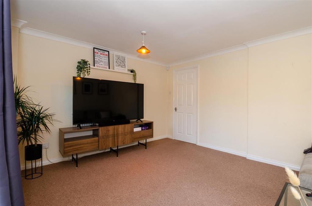 Woodbank Drive - internal-9.JPG