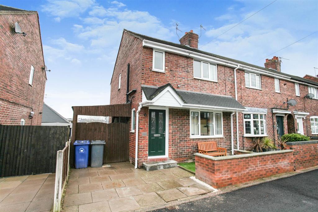 Vale View, Porthill, Newcastle 3 bed townhouse £850 pcm (£196 pw)