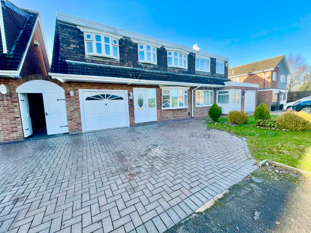 Campion Grove, MartonInCleveland... 4 bed semidetached house £230,000