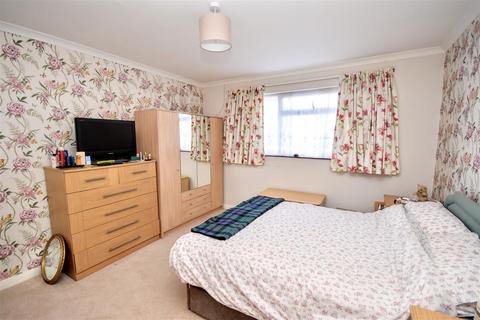 19 Brooklands Drive, Leighton Buzzard, LU7 3PD