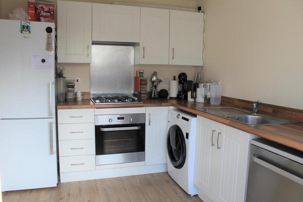 Kitchen a.jpg