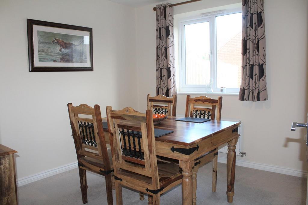 Dining Room a.jpg