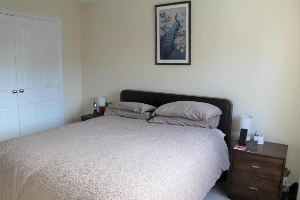 Bedroom 1a.jpg