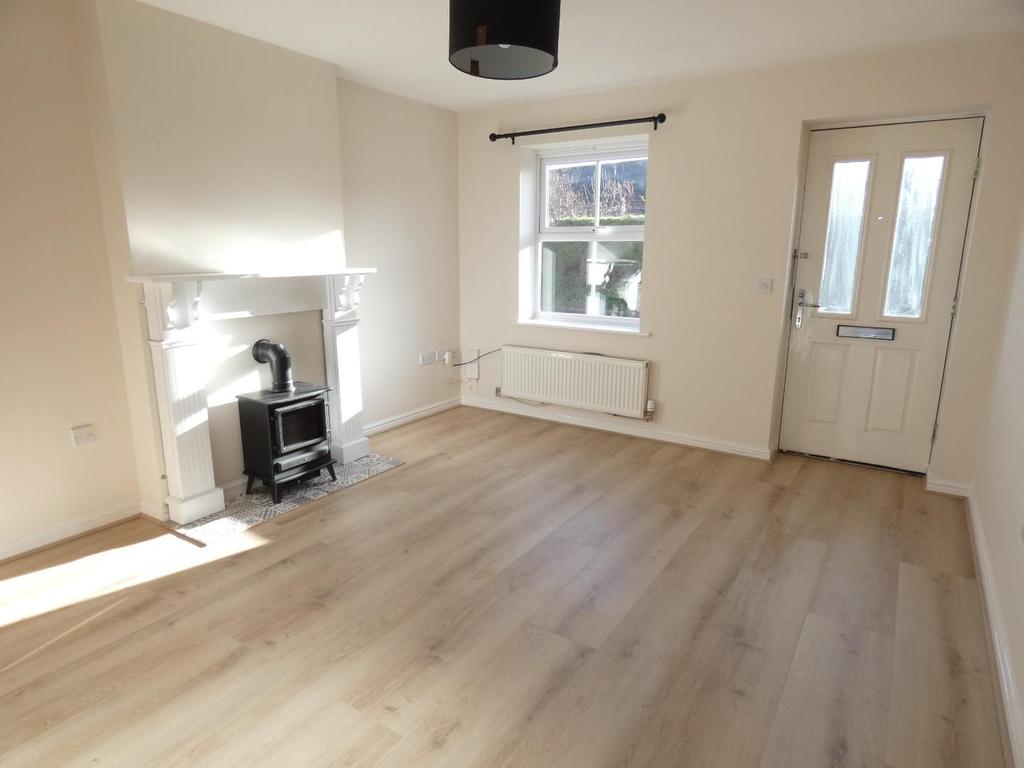 Linton Close, Carlisle 2 bed semidetached house £625 pcm (£144 pw)