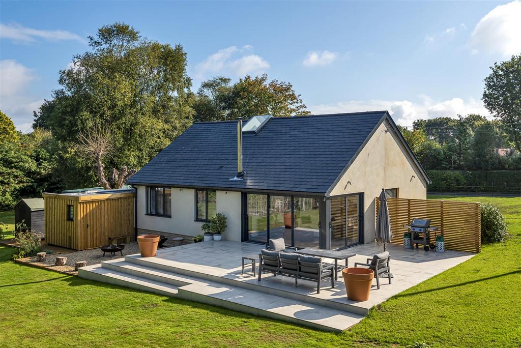 Green Lane, Axminster 3 bed bungalow £750,000