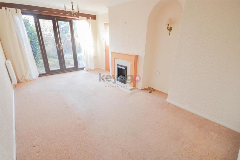 Ash Crescent, Eckington, Sheffield, S21 3 bed semidetached house £