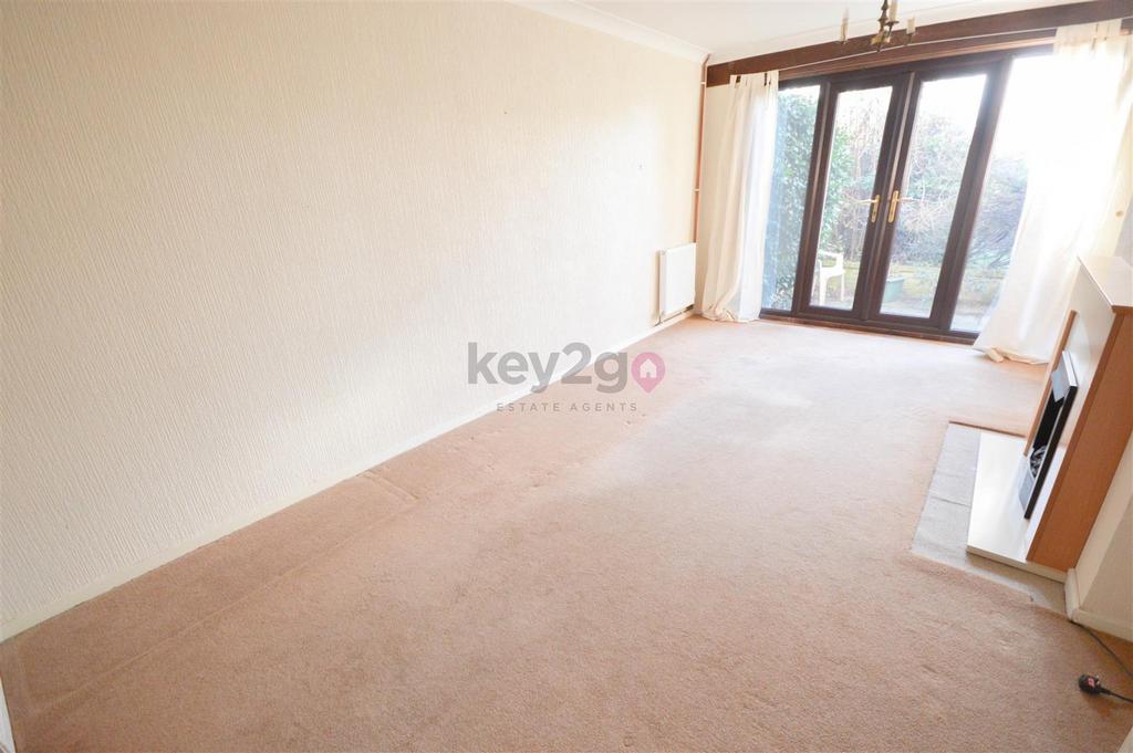 Ash Crescent, Eckington, Sheffield, S21 3 bed semidetached house £