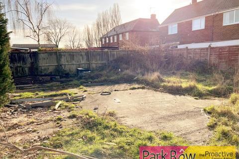 2 bedroom property with land for sale - Rookhill Road, Pontefract