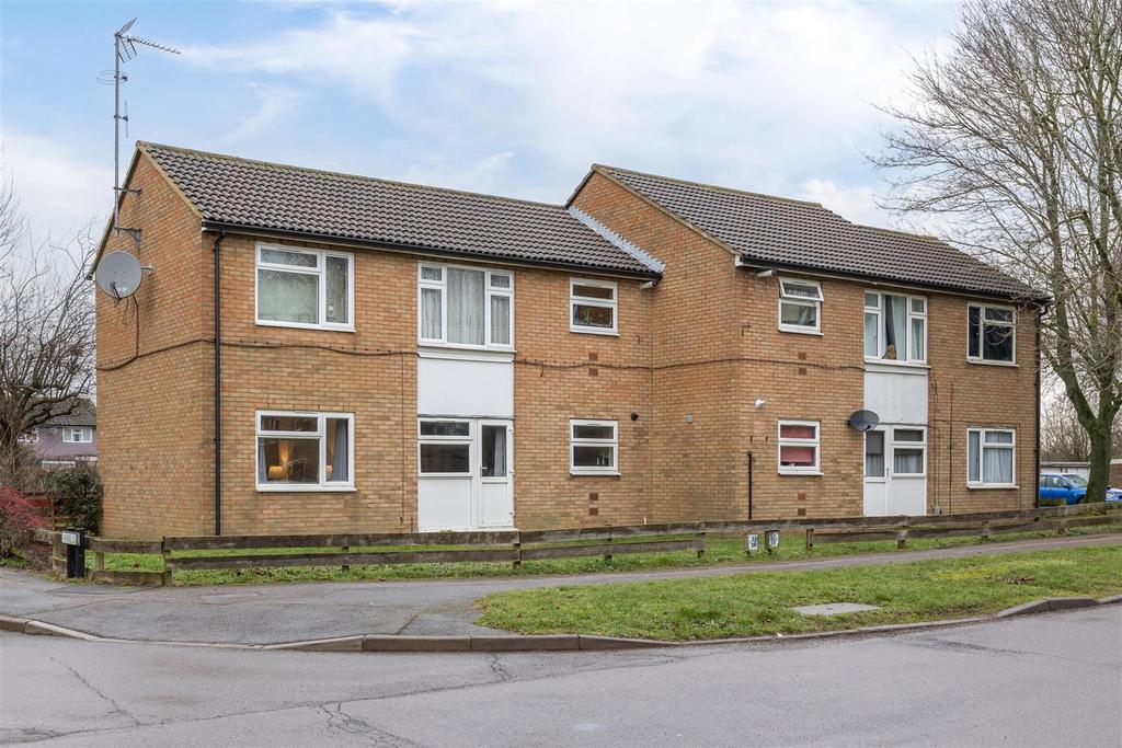 Newells, Letchworth Garden City, Herts 1 bed ground floor flat £170,000