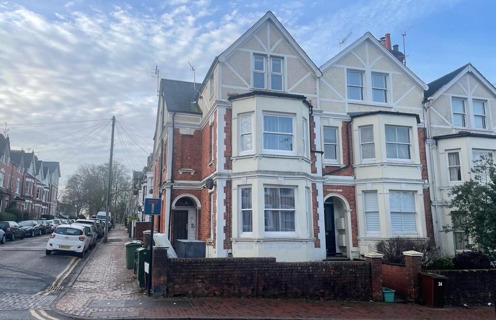 Grove Hill Road, Tunbridge Wells 1 bed flat £700 pcm (£162 pw)