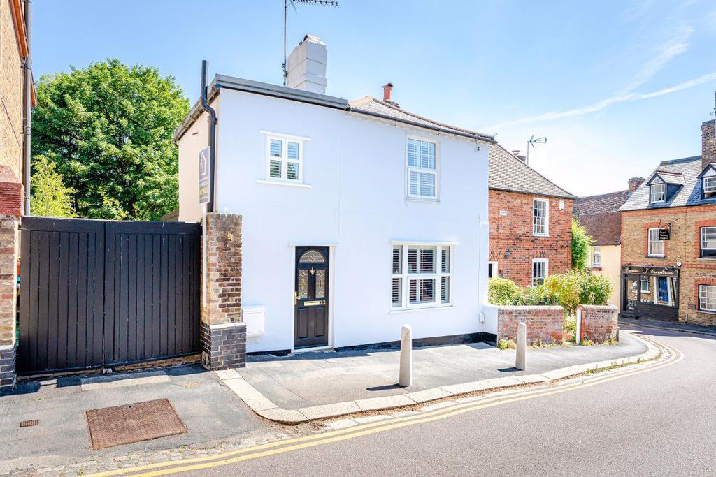 Church Street, Stortford 2 bed cottage £1,450 pcm (£335 pw)