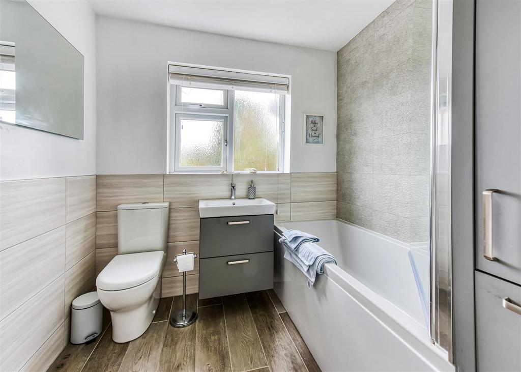 18 Rudge Road-bath.jpg