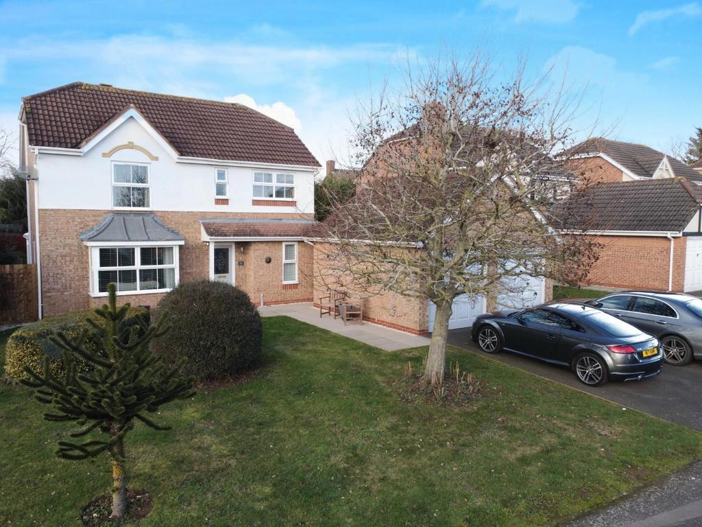 Rufford Avenue, Edgemont Grange, Northampton NN3 4 bed detached house £490,000