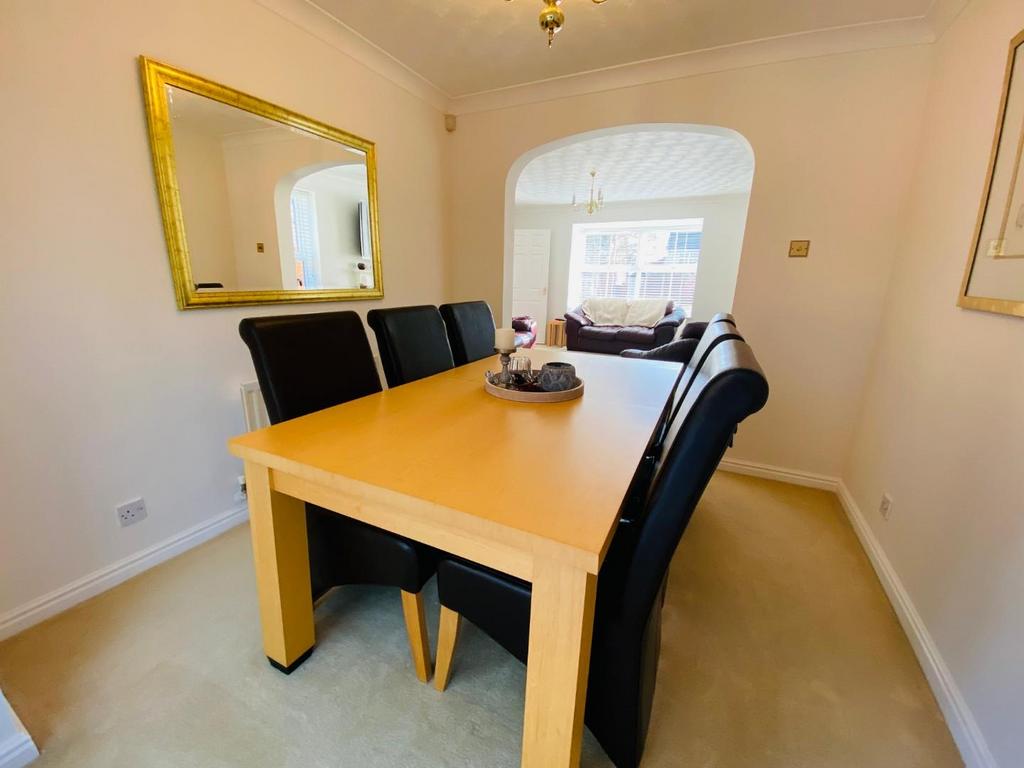 Rufford Avenue, Edgemont Grange, Northampton NN3 4 bed detached house