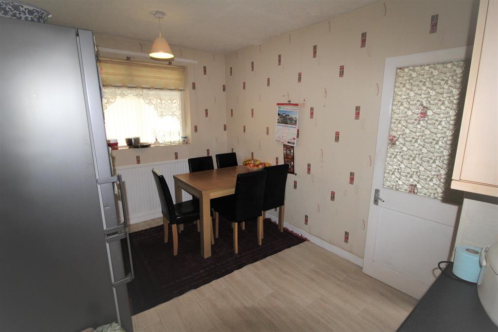 Kitchen dining room