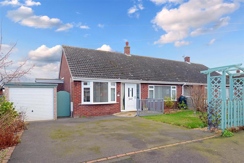 Hollies Drive, Bayston Hill, Shrewsbury 3 bed semidetached bungalow for sale £314,995
