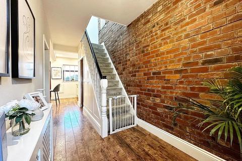 7 Cliff Lane, Brierley, Barnsley, S72 9HR