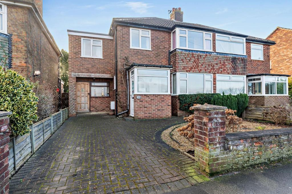 Kingsley Drive, Harrogate, HG1 4TJ 4 bed semidetached house £295,000