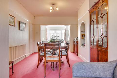 86 Amberley Road, Enfield, EN1 2RA