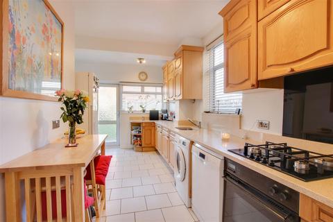 86 Amberley Road, Enfield, EN1 2RA