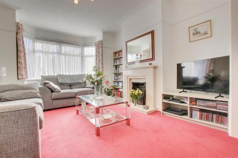 86 Amberley Road, Enfield, EN1 2RA