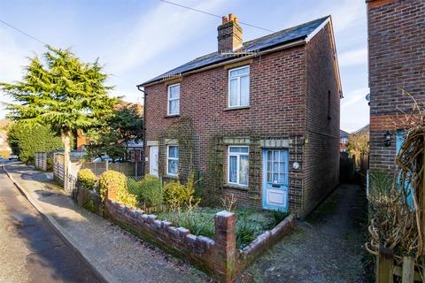 5 Moorfield, Haslemere, GU27 3SH