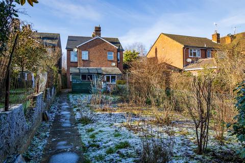 5 Moorfield, Haslemere, GU27 3SH