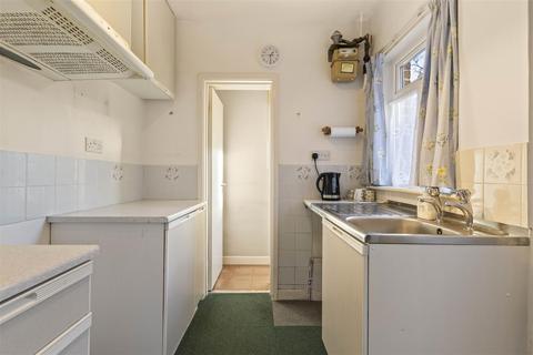 5 Moorfield, Haslemere, GU27 3SH