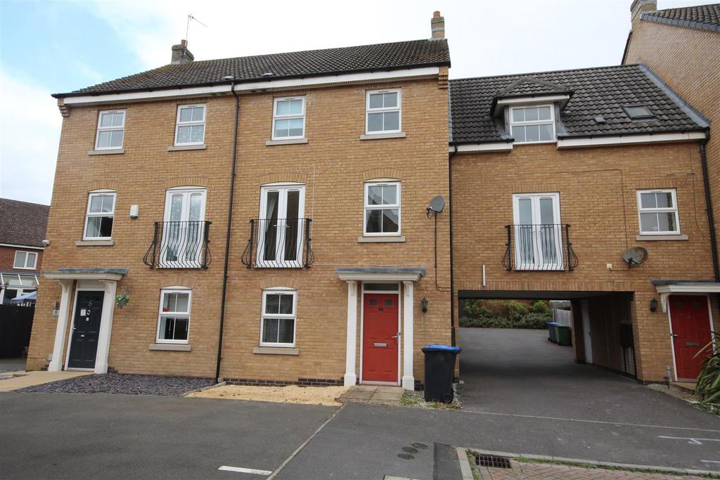 Spellow Close, Rugby 5 bed townhouse £1,395 pcm (£322 pw)